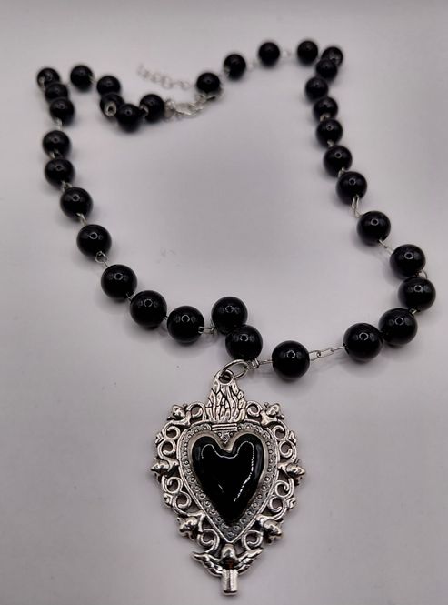 Hovedbilde Gothic black heart smykke